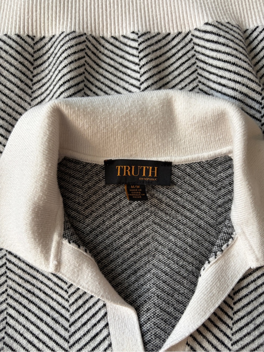 Truth Black & White Herringbone Knit Sweater Size M | Collared Pullover - Picture 5 of 5